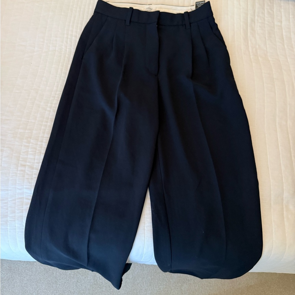 Aritzia Black Wide-Leg Trouser